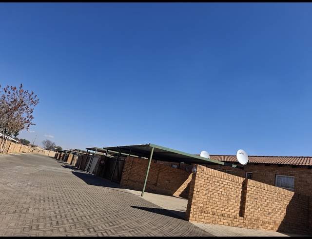 2 BEDROOM SECTIONAL TITLE FOR SALE IN FINSBURY